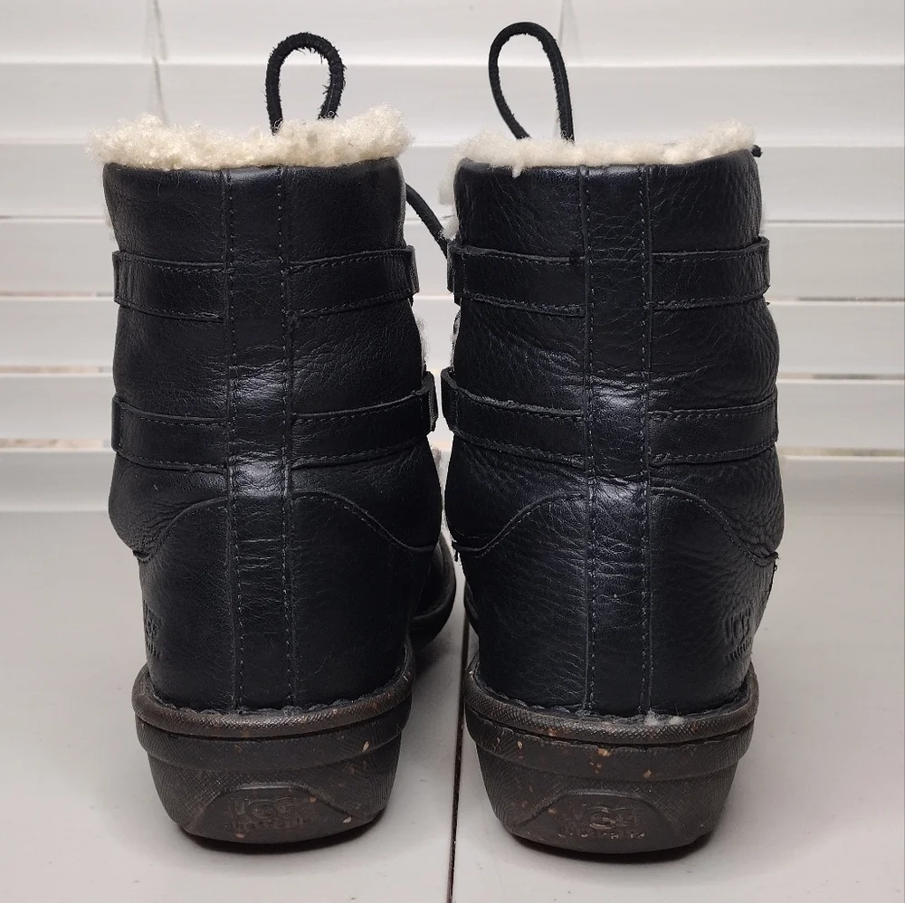UGG Caspia Black Leather Faux Fur Low Heel Lace Up Winter Boots Sz 7